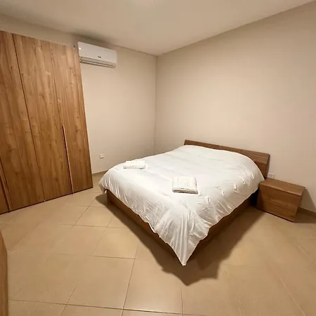 Cliff Side Apartment Sannat Exterior photo
