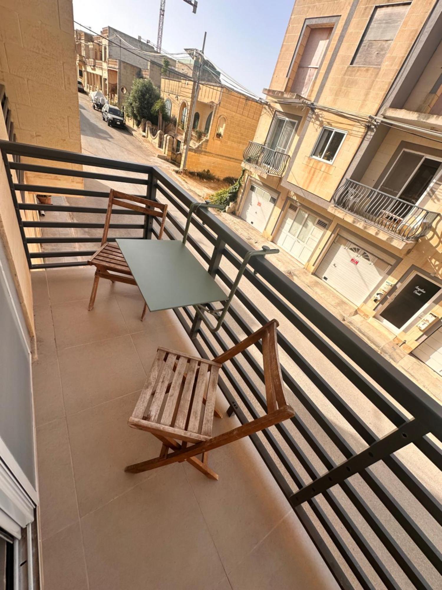 Apartment Cliff Side *